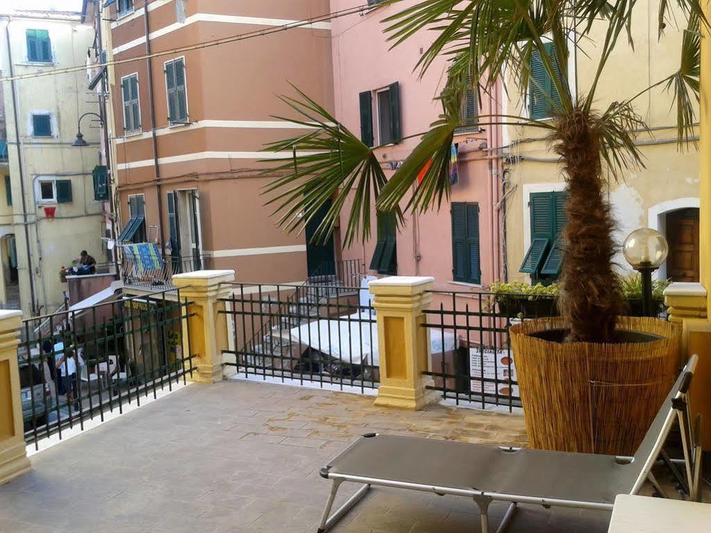 Hotel Pino Lerici Exteriör bild